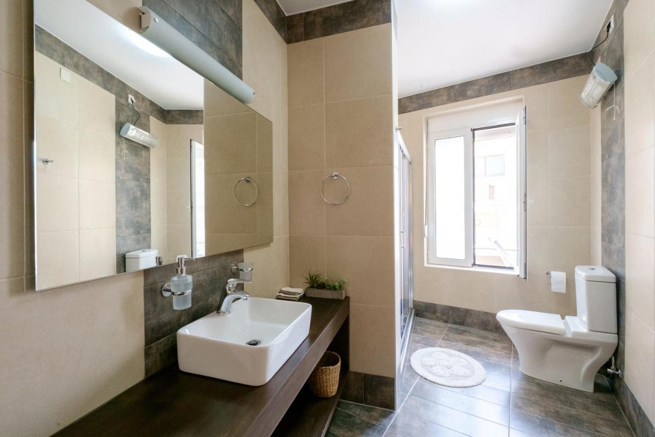 Home With Courtyard In Beating Heart Of Old Town! Chania  Buitenkant foto