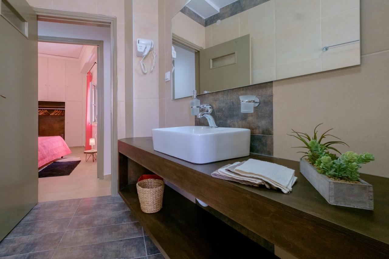 Home With Courtyard In Beating Heart Of Old Town! Chania  Buitenkant foto