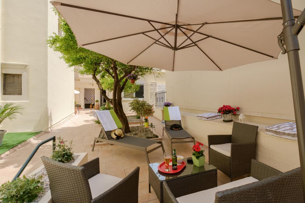 Home With Courtyard In Beating Heart Of Old Town! Chania  Buitenkant foto